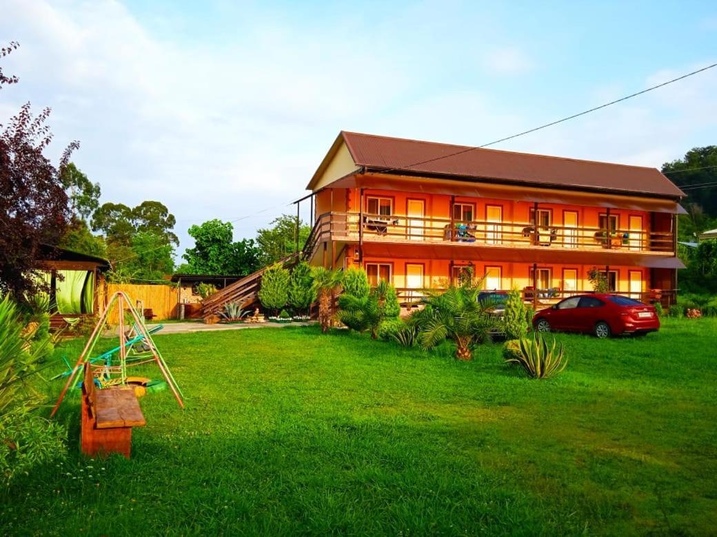 Изабелла Hotel Pizunda Bagian luar foto