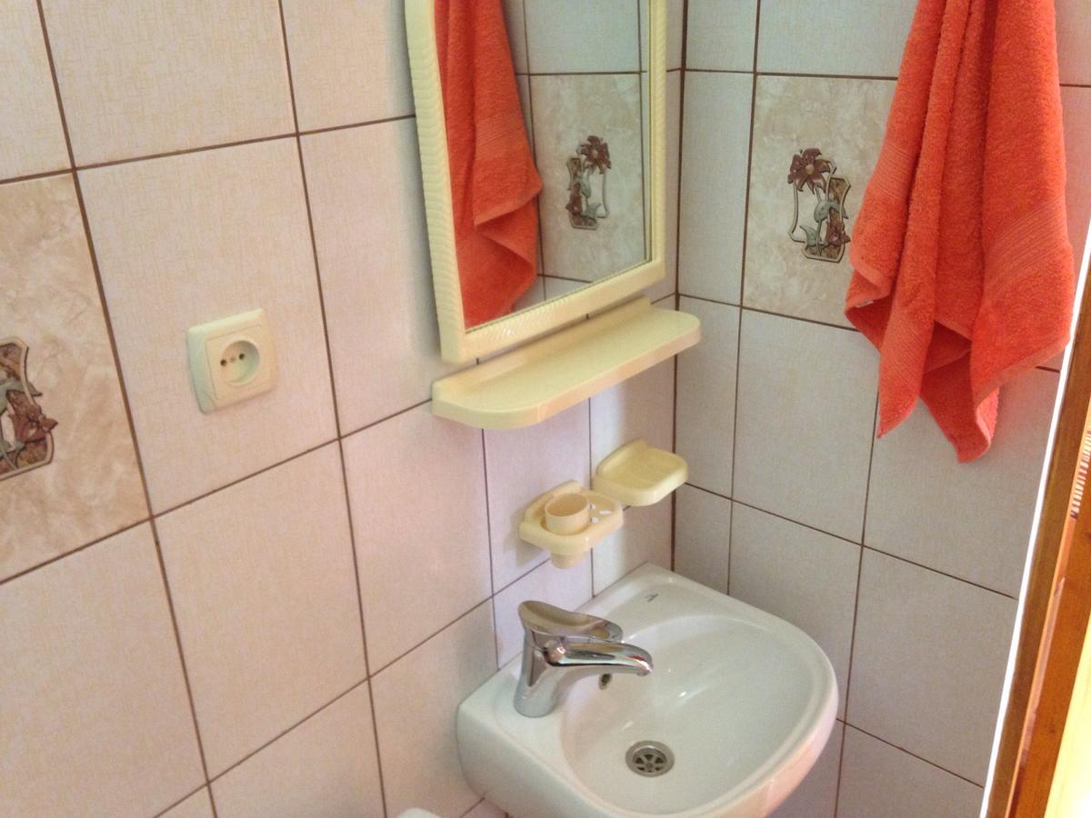 Изабелла Hotel Pizunda Bagian luar foto